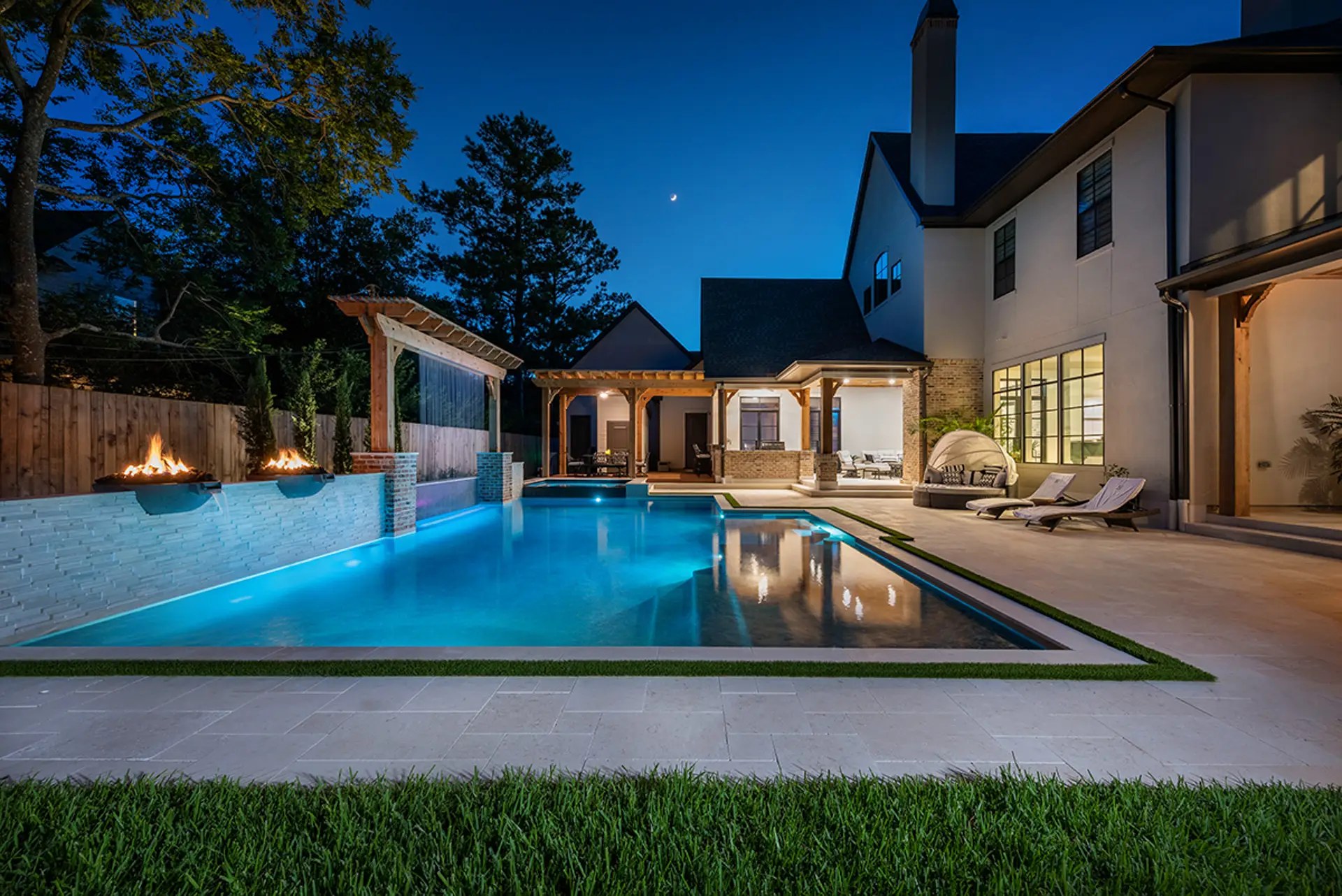 Backyard swimming pool representing pool company clients of SERP Maverick